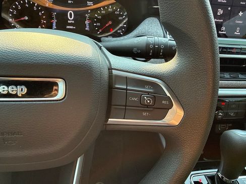 Used 2024 Jeep Compass Sport AWD/4WD image 17