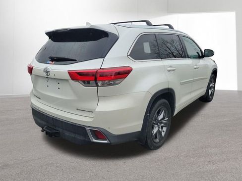 Used 2018 Toyota Highlander Limited Platinum image 14