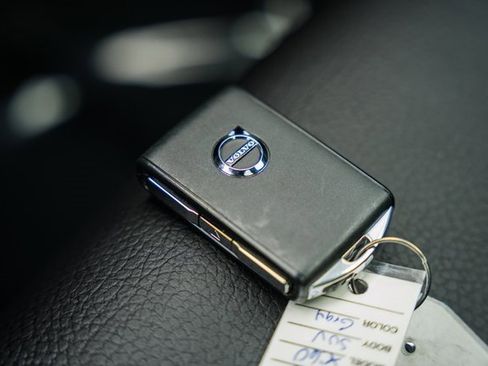 Certified 2022 Volvo XC60 T8 Inscription Expression w/ Advanced Package image 43