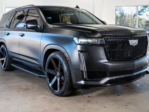 Used 2021 Cadillac Escalade Sport w/ Driver Assist Tech Package image 4