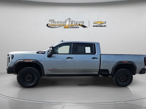 Used 2024 GMC Sierra 2500 AT4X w/ AT4X AEV Edition image 4