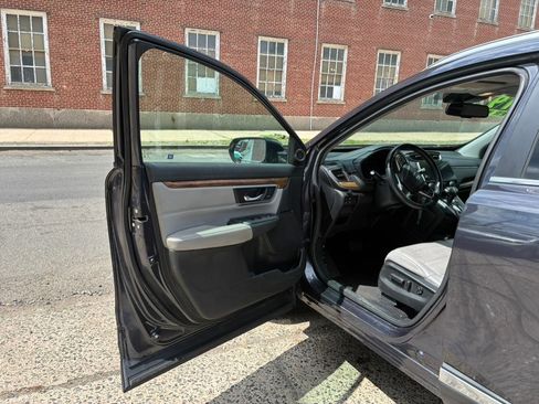 Used 2017 Honda CR-V Touring image 14