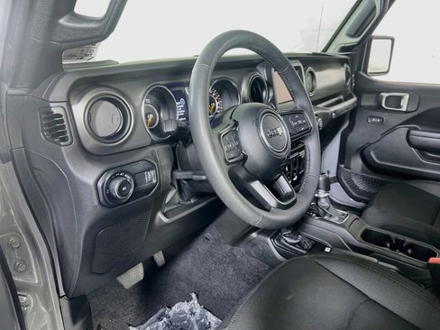 Used 2023 Jeep Wrangler Sport AWD/4WD image 9