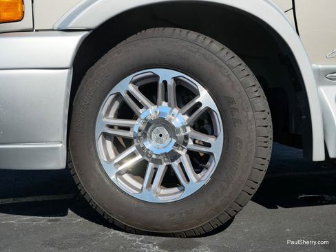 Used 2021 Chevrolet Express 2500 LS w/ Enhanced Convenience Package image 21