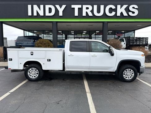 Used 2021 Chevrolet Silverado 3500 LT w/ Convenience Package image 2