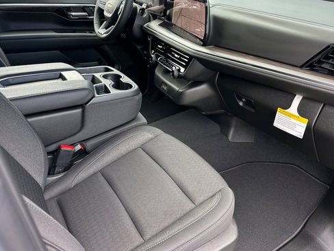 New 2026 Chevrolet Suburban LS w/ LPO, Dark Essentials Package image 17