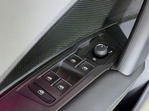 New 2026 Volkswagen Tiguan SE AWD/4WD image 19