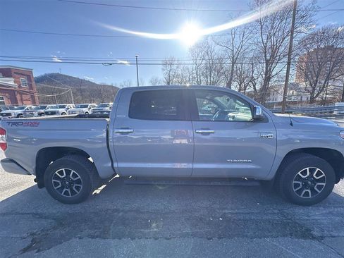 Used 2018 Toyota Tundra Limited w/ Limited Premium Package image 5