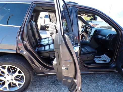 Used 2021 Jeep Grand Cherokee Overland image 4