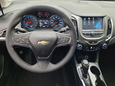 Used 2018 Chevrolet Cruze LT w/ Convenience Package image 22