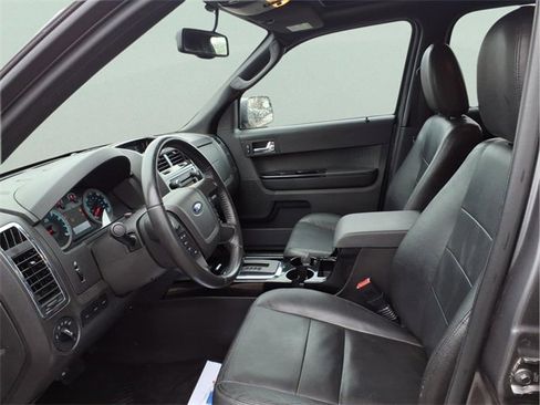 Used 2010 Ford Escape Limited image 11