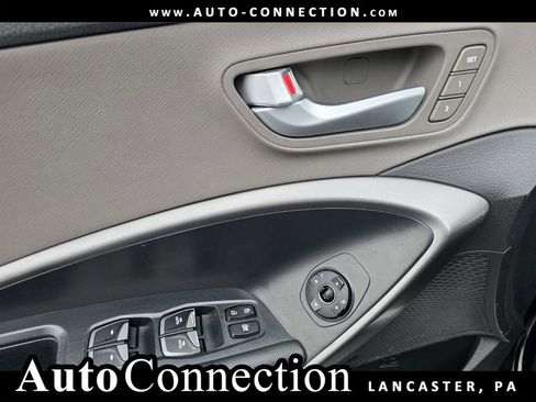 Used 2017 Hyundai Santa Fe Sport w/ 2.4L Tech Package 04 image 30