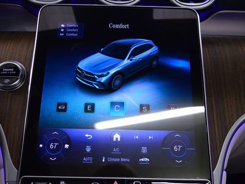 Used 2023 Mercedes-Benz GLC 300 4MATIC image 29