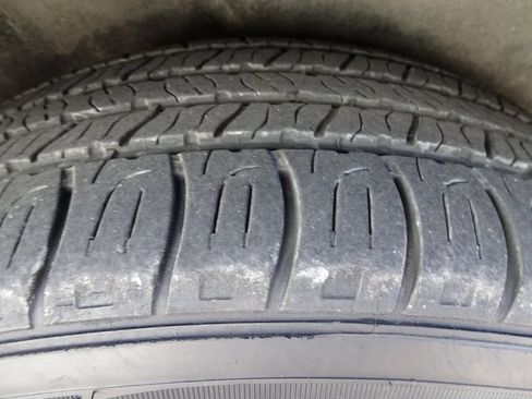 Used 2017 Chrysler Pacifica Premium image 39