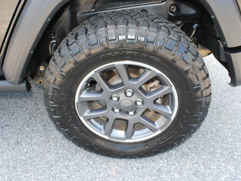Used 2018 Jeep Wrangler Unlimited Sport S AWD/4WD image 12