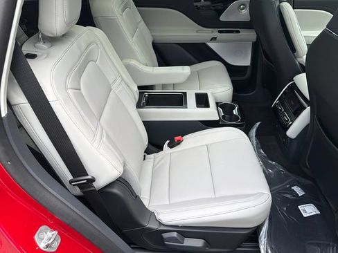 New 2026 Lincoln Aviator Reserve AWD/4WD image 17