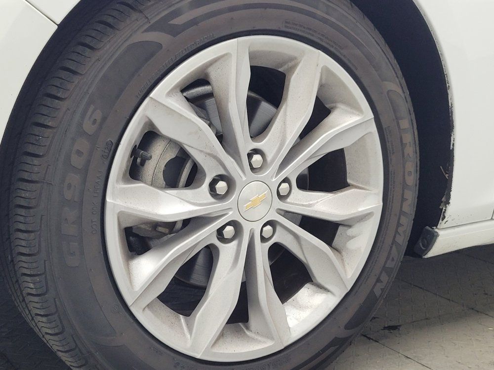 Used 2023 Chevrolet Malibu LT FWD image 31