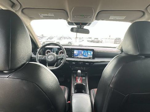 Used 2026 Nissan Kicks SR FWD image 29
