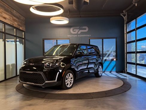 Used 2023 Kia Soul LX FWD image 7