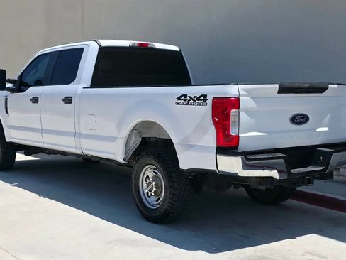 Used 2018 Ford F250 XL w/ Power Equipment Group AWD/4WD image 5