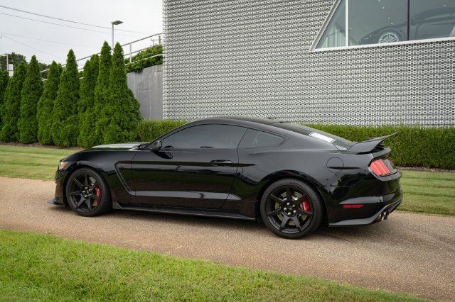Used 2018 Ford Mustang Shelby GT350R w/ GT350R Equipment Group 920A RWD image 10
