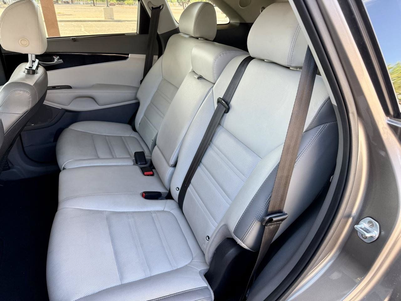 Used 2019 Kia Sorento SX w/ SX Touring Package FWD image 10