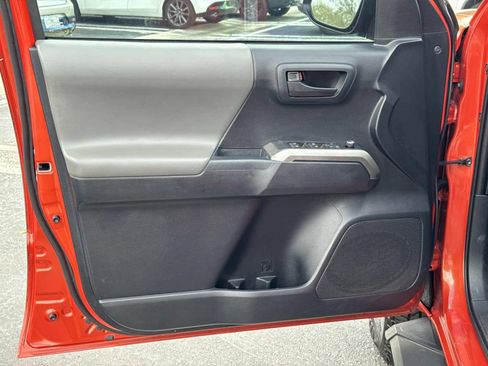 Used 2018 Toyota Tacoma SR5 image 16