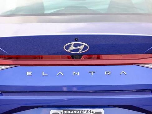 Used 2023 Hyundai Elantra SEL FWD image 19
