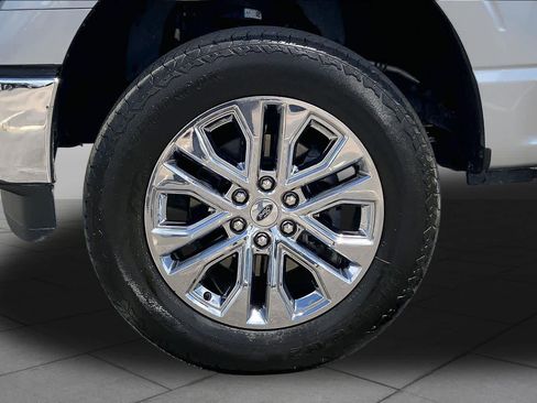 Used 2025 Ford F150 Lariat w/ Equipment Group 501A Mid image 11