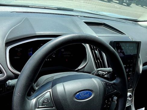 Used 2021 Ford Edge SE FWD image 10