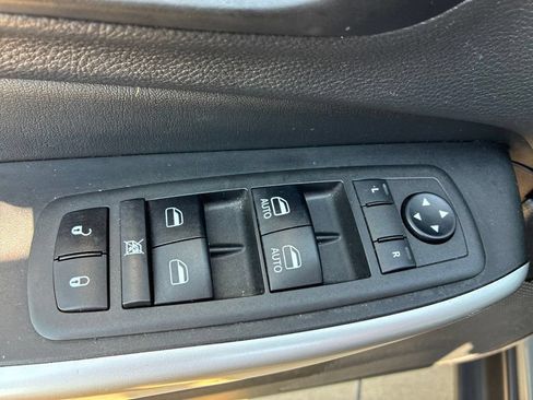 Used 2022 Jeep Cherokee Latitude AWD/4WD image 7