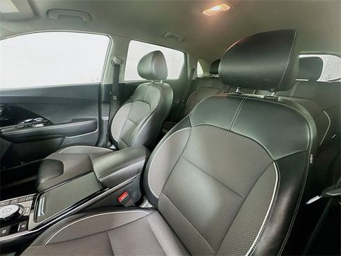 Used 2022 Kia Niro EX w/ Cold Weather Package image 18