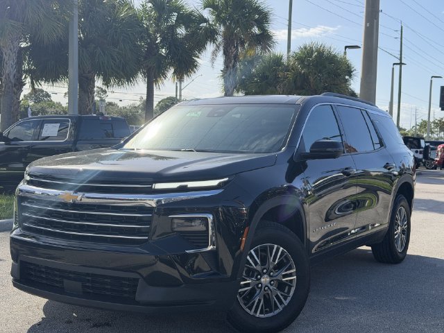 Used 2026 Chevrolet Traverse LT w/ Driver Confidence Package FWD image 1