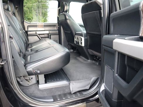 Used 2019 Ford F250 Lariat w/ Lariat Ultimate Package AWD/4WD image 17