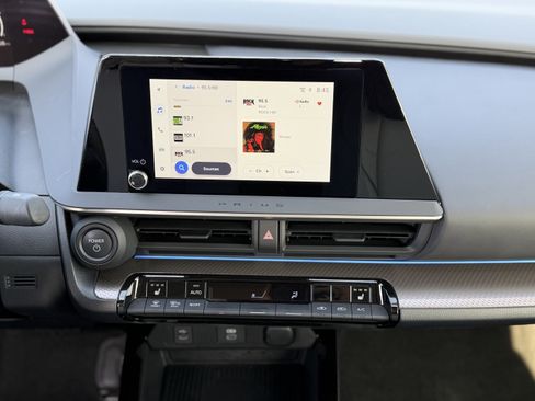 Used 2024 Toyota Prius XLE image 3