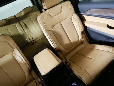 Used 2023 Jeep Grand Cherokee L Summit w/ High Altitude Package image 14