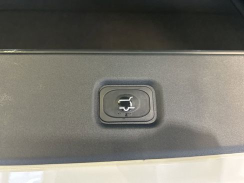 New 2025 Ford Expedition Max Platinum w/ Stealth Performance Package image 16