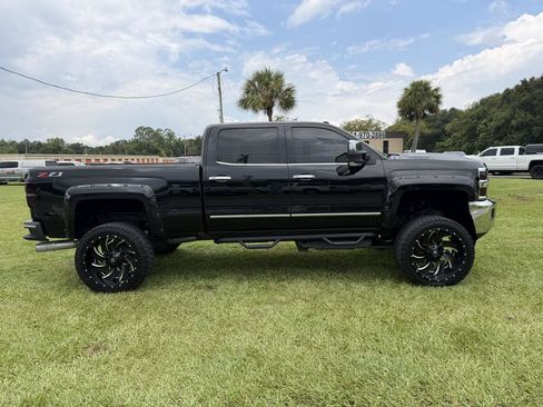 Used 2019 Chevrolet Silverado 2500 LTZ w/ Duramax Plus Package AWD/4WD image 6