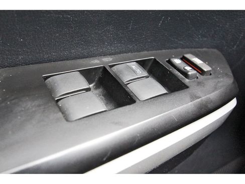Used 2015 Toyota Tundra SR5 w/ SR5 Upgrade Package AWD/4WD image 19