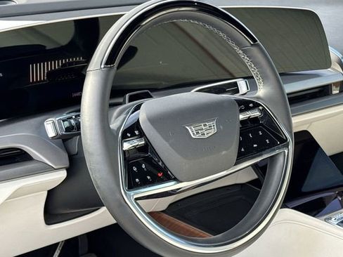 Certified 2026 Cadillac Vistiq Sport image 18