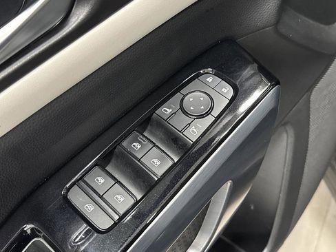 Used 2022 Nissan Pathfinder SL w/ SL Premium Package image 29