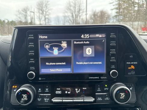 Used 2020 Toyota Highlander XLE image 40