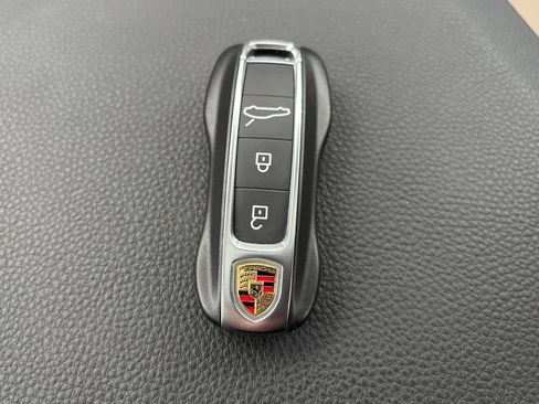 Certified 2025 Porsche Panamera 4 AWD/4WD image 35