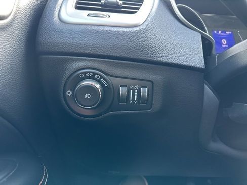 Certified 2021 Jeep Compass Latitude image 24