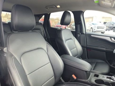 Used 2025 Ford Escape Platinum AWD/4WD image 43