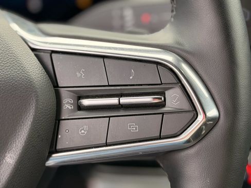 Used 2025 Chevrolet Equinox LT w/ Convenience Package II image 29