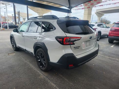 Used 2025 Subaru Outback Onyx Edition image 12