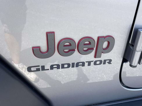 Used 2020 Jeep Gladiator Rubicon AWD/4WD image 9