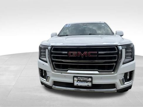 Used 2022 GMC Yukon SLT w/ SLT Premium Package AWD/4WD image 2
