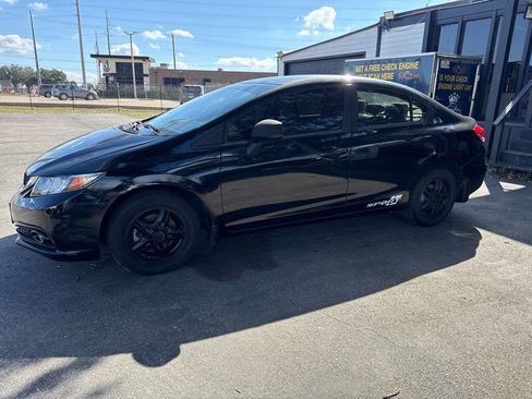 Used 2013 Honda Civic LX image 2
